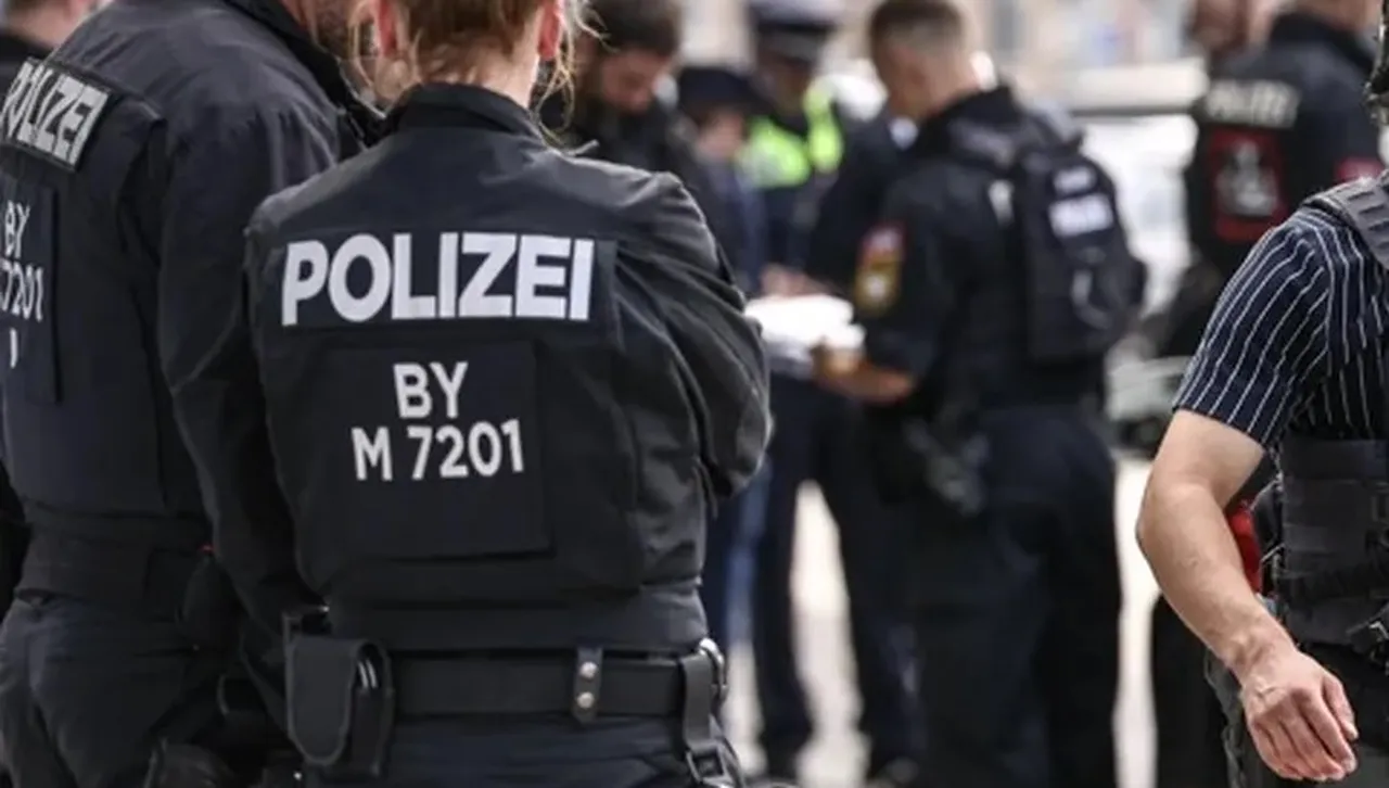 Въоръжен застреля двама край летището на Франкфурт