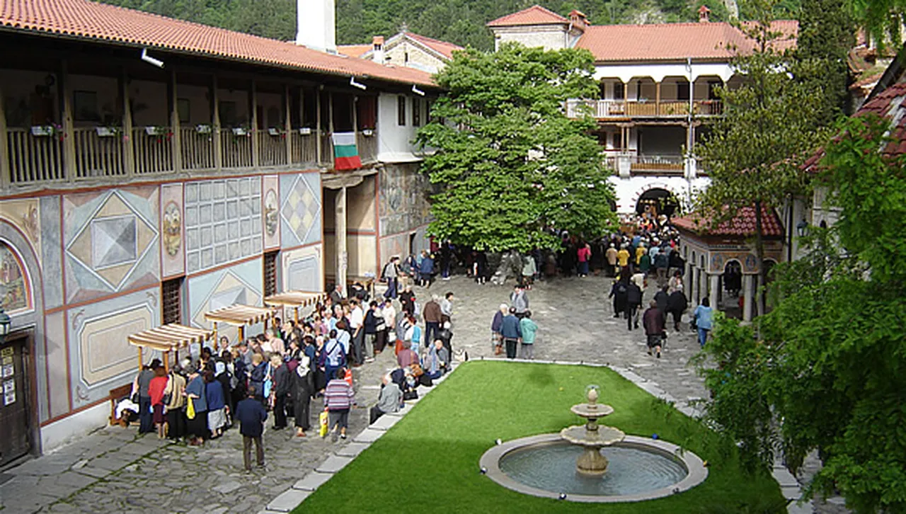 Юбилеен иконографски събор събира миряни и майстори на древни изкуства в Бачковския манастир