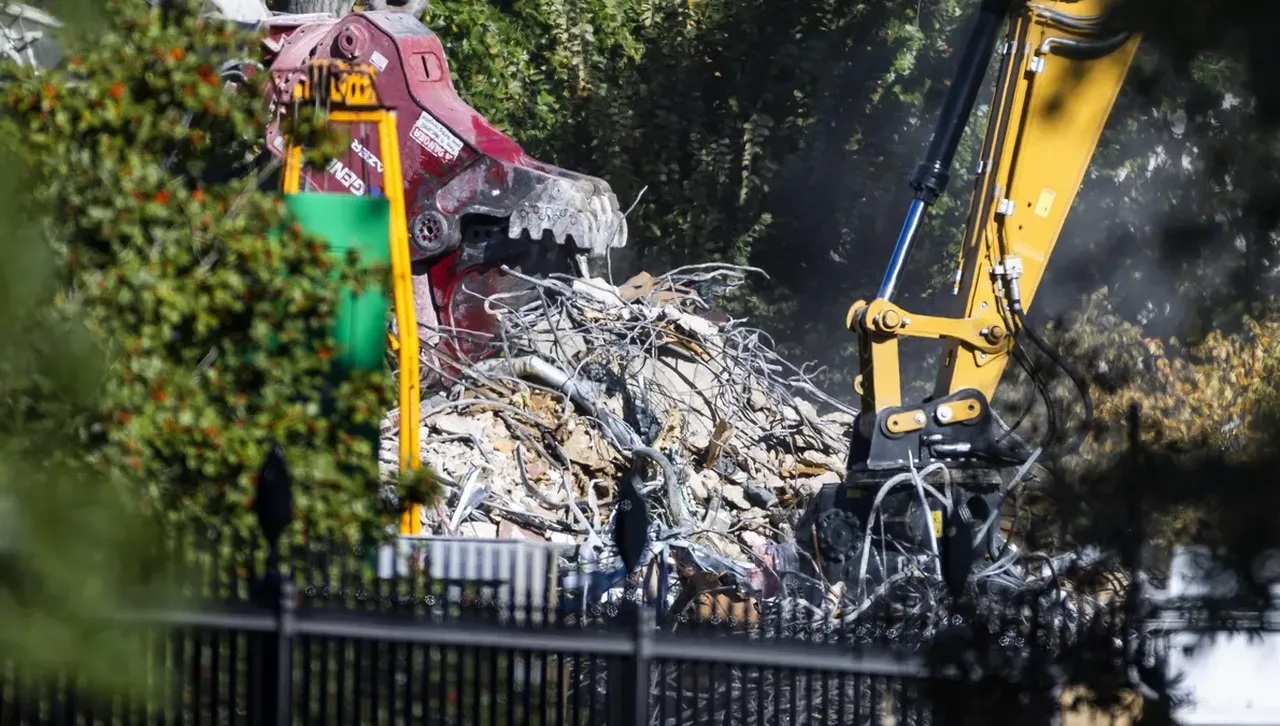 Булдозерът Доналд Тръмп погребва 123 години история под Белия дом заради балната си зала