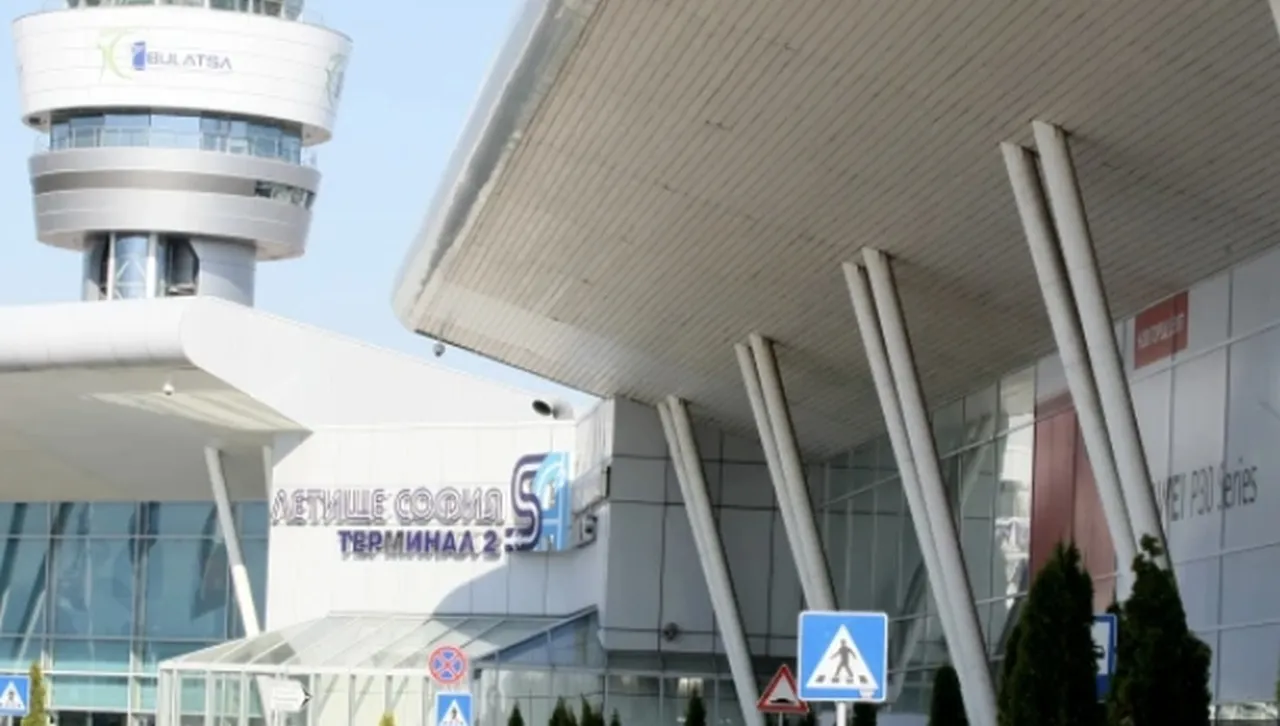 МВР e установило кой стои зад дрона, затворил летището в София 