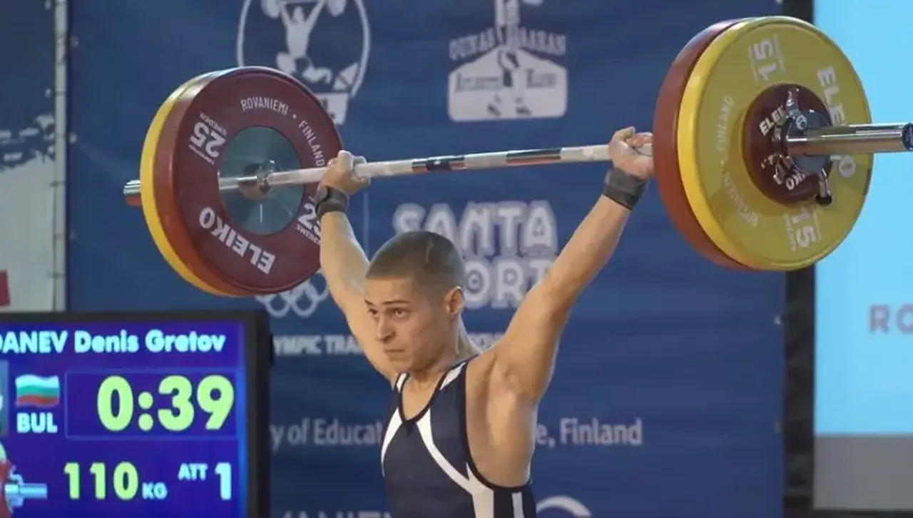 Дениз Данев взе среброто на Европейското по вдигане на тежести до 23 години