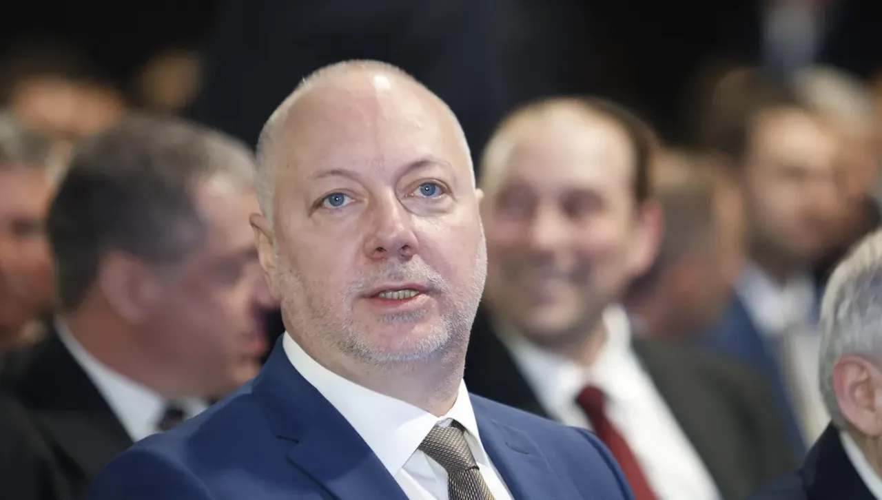 Желязков:  Правителството трябваше да направи крачка назад, за да направим крачка напред за еврозоната  