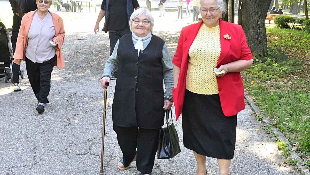 Нова формула за дълголетие разбива мита, че 10 000 крачки на ден са ключът за по-дълъг живот