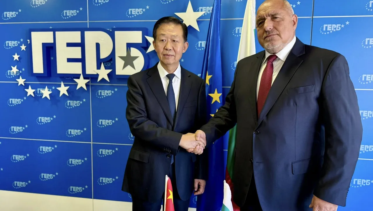 Радио Свобода: Управляващата партия в България свали украинския флаг