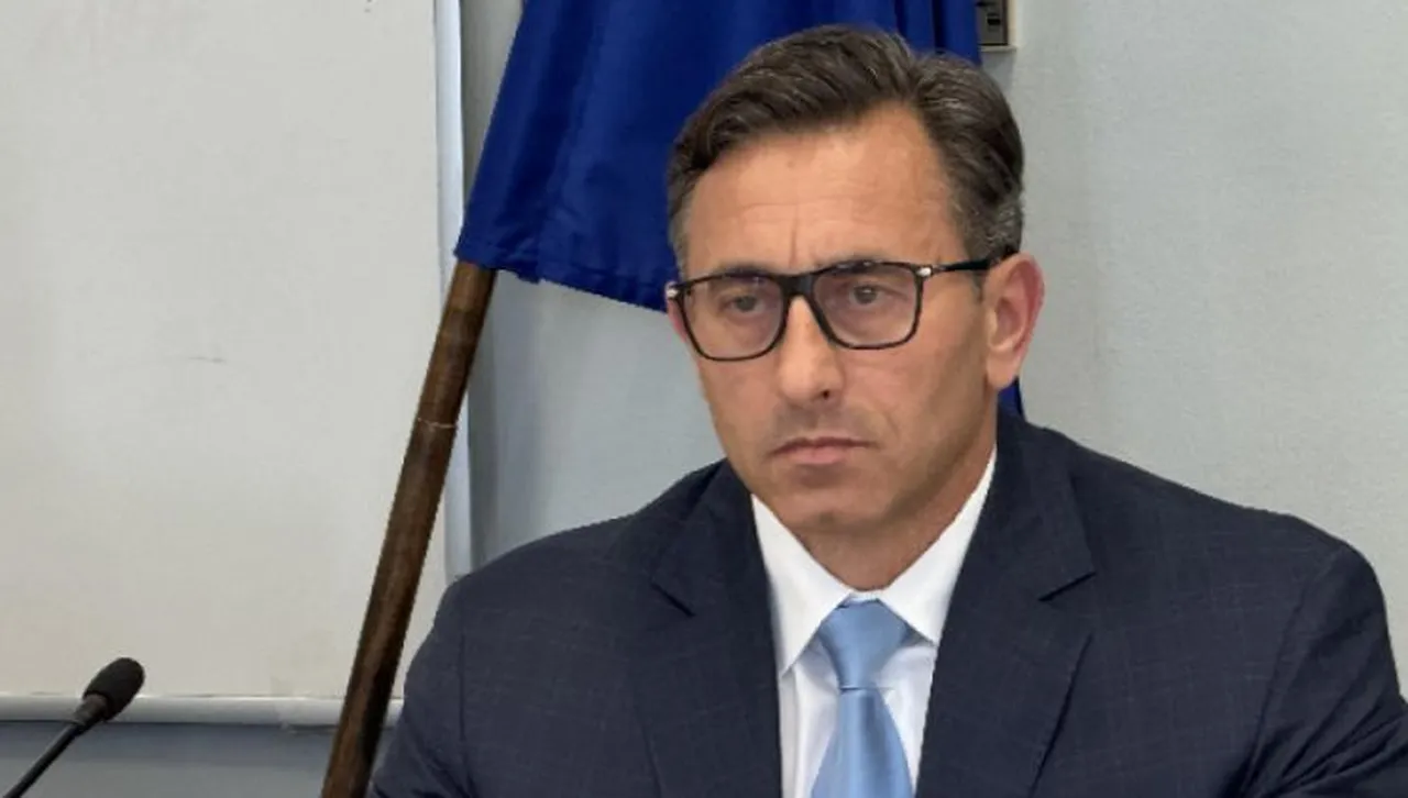 Румен Спецов пред служителите на "Лукойл": Работните места ще бъдат запазени, производството няма да бъде нарушено