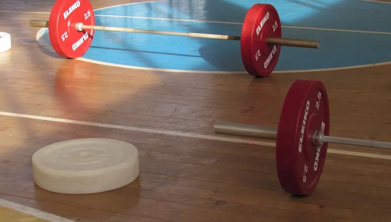 Федерацията по вдигане на тежести с огромни борчове - до дни обявява фалит