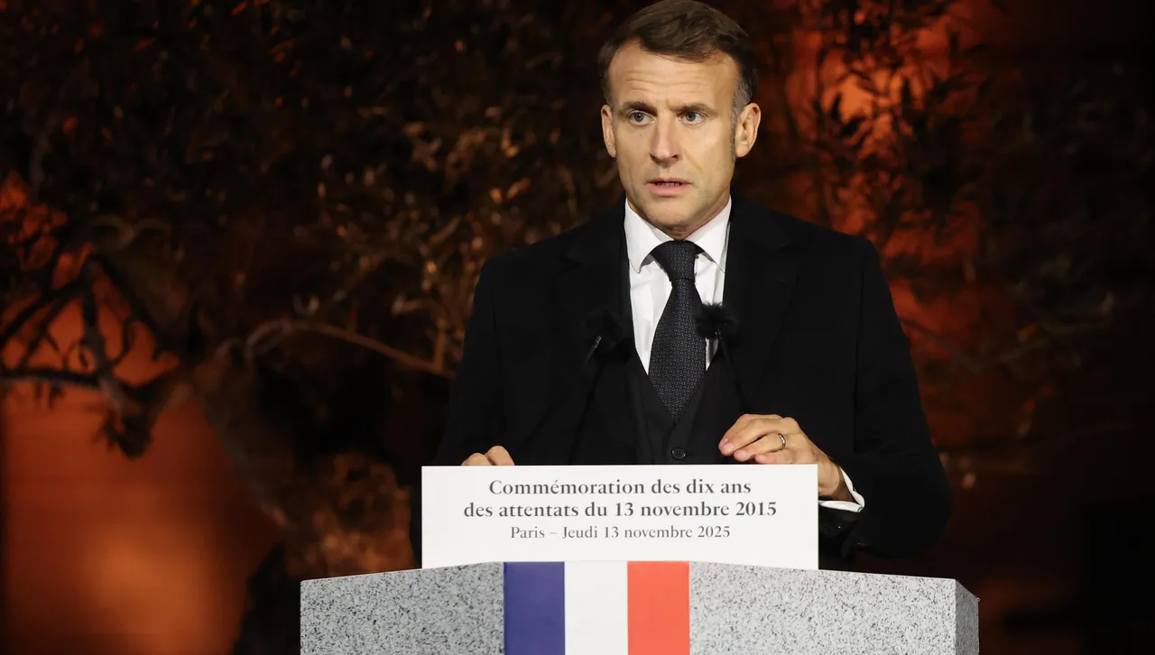 Във Франция бившият министър на културата Жак Ланг подаде оставка