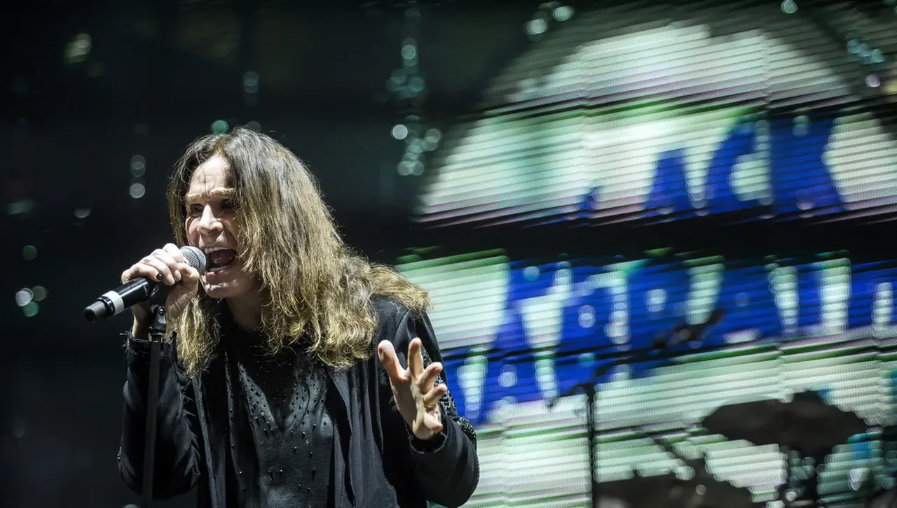 Почит към Ози: Мексиканският Сенат аплодира на крака Принцът на мрака 