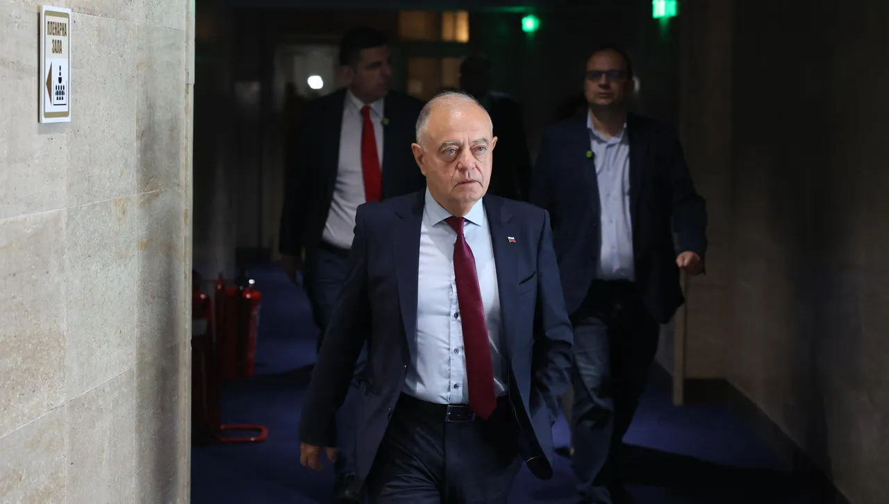 Facebook е залят от групи които буквално за дни сменят