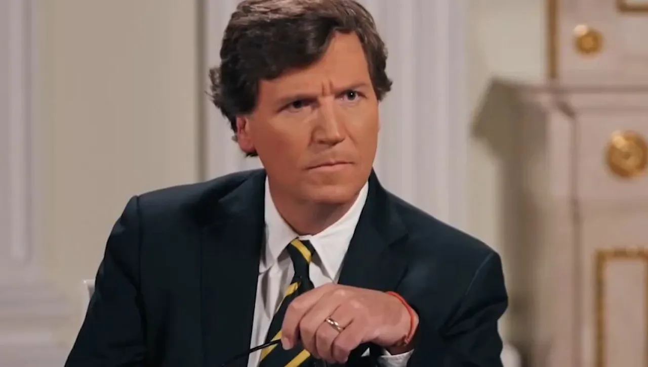 Приближеният до Тръмп ТВ водещ Тъкър Карлсън купува имот в Катар, отрича да е получил пари от емирството