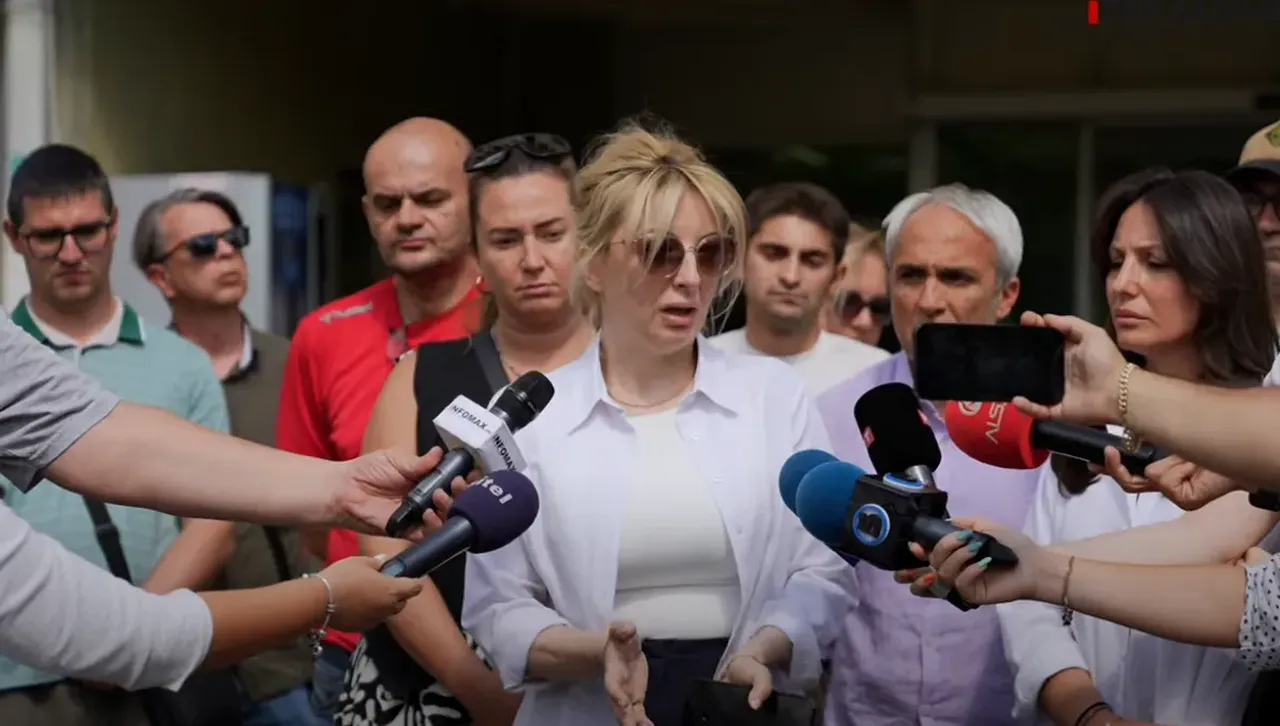 Кметицата на Скопие към премиера: Нещастник!  Изчезвай и се скрий! 