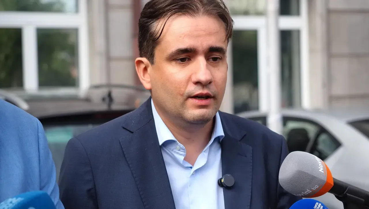 ПП-ДБ: Искаме удостоверенията за наследници да отпаднат - хората да не са вече куриери 