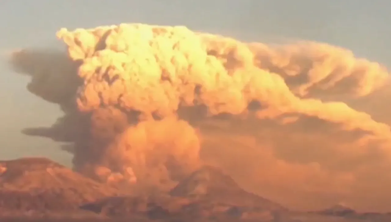 В Русия избухна вулкан, след като силно земетресение предизвика цунами