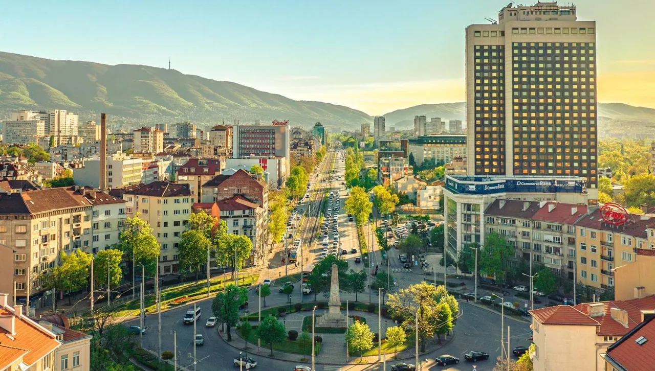 Общината изпрати актуална информация и конкретни препоръки до директорите на