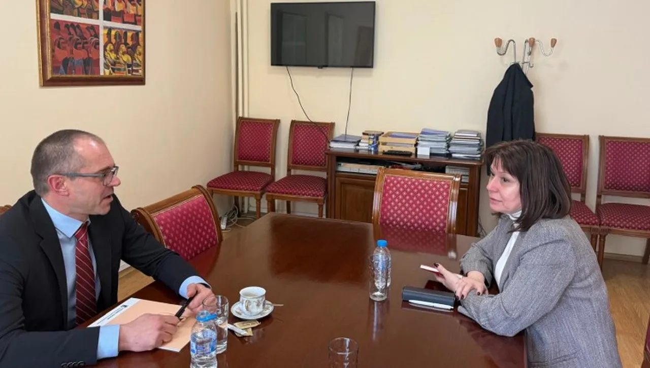 Омбудсманът и Комисията за защита на потребителите с "бърза писта" за жалби на гражданите