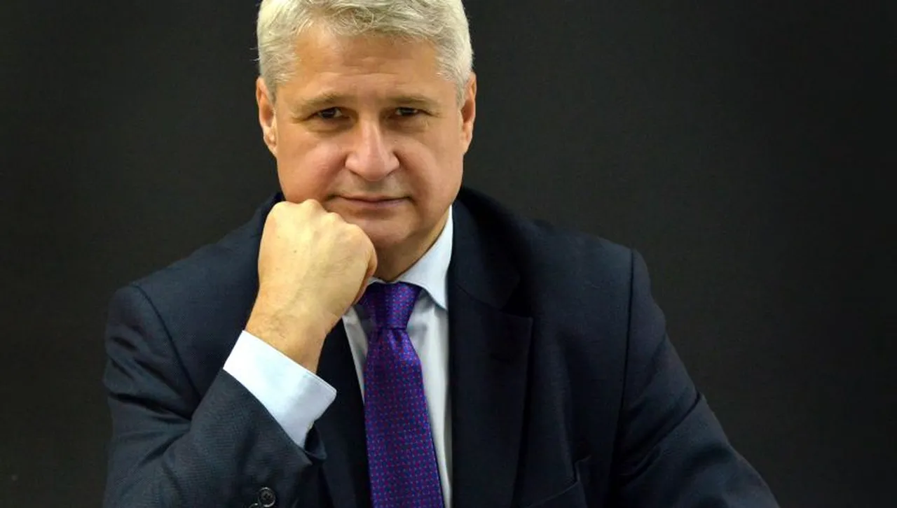 Ще разтвори ли Радев юмрука в един друг поздрав?