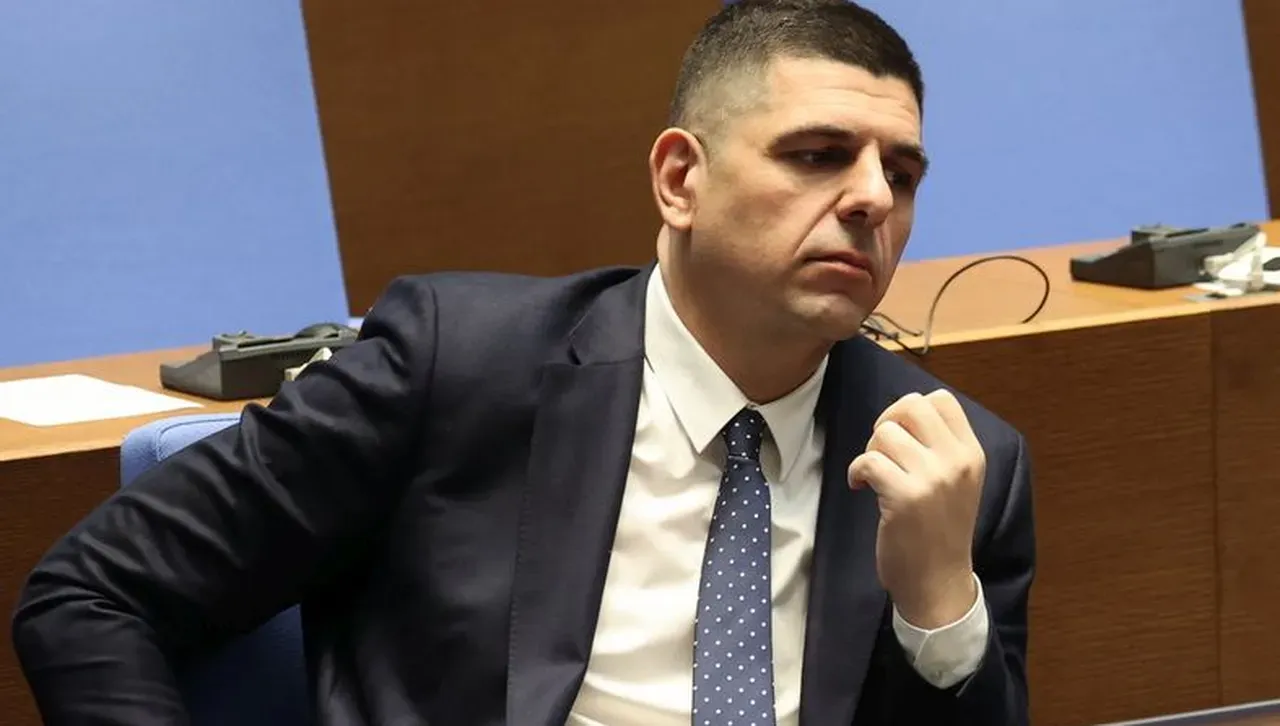 Няма да спрем да повтаряме машинният вот и машинният протокол