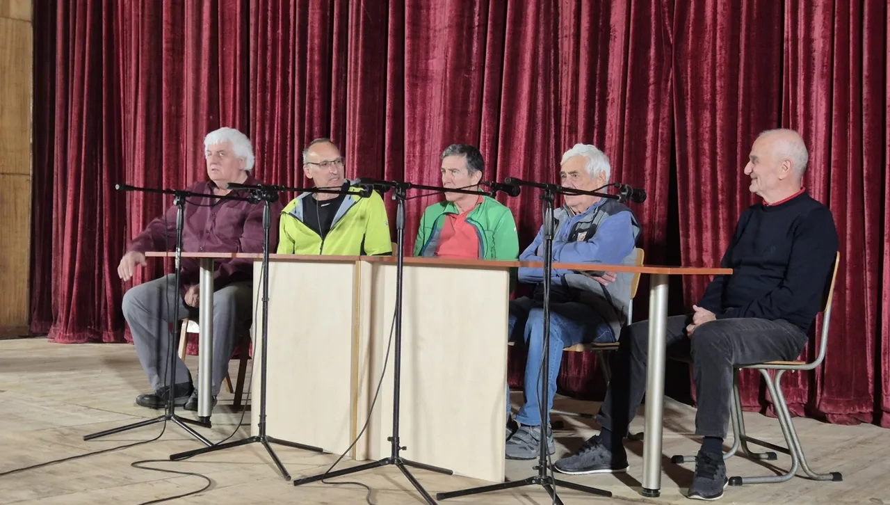 Родни алпинисти от експедиция "Еверест 84" се срещнаха с тетевенци