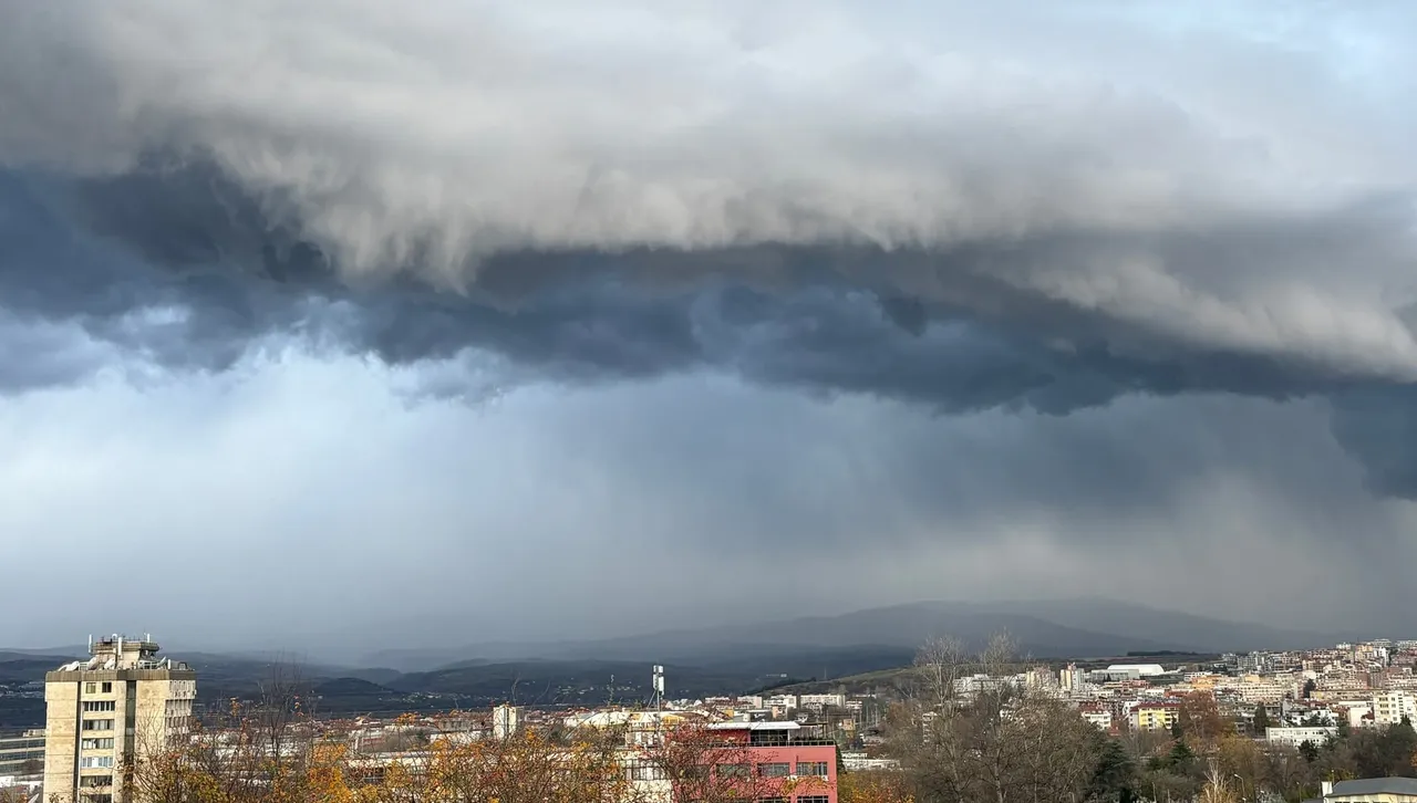 Какво се случва след силната буря в Благоевградско?