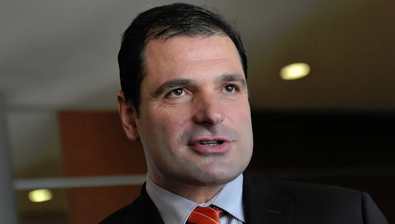 Иво Инджов: Румен Радев е притиснат от Пеевски, но преиграва с ролята на жертва