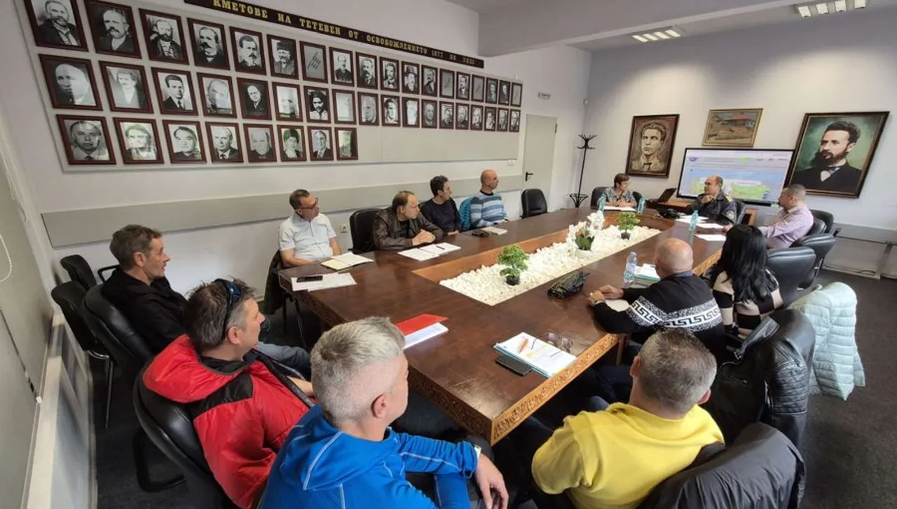 Щабът за изпълнение на плана за защита при бедствия на Тетевен проведе щабна тренировка