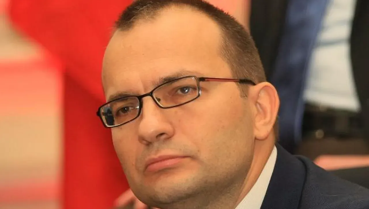 Мартин Димитров: Управлението изглежда непрозрачно, опасно за финансовата система