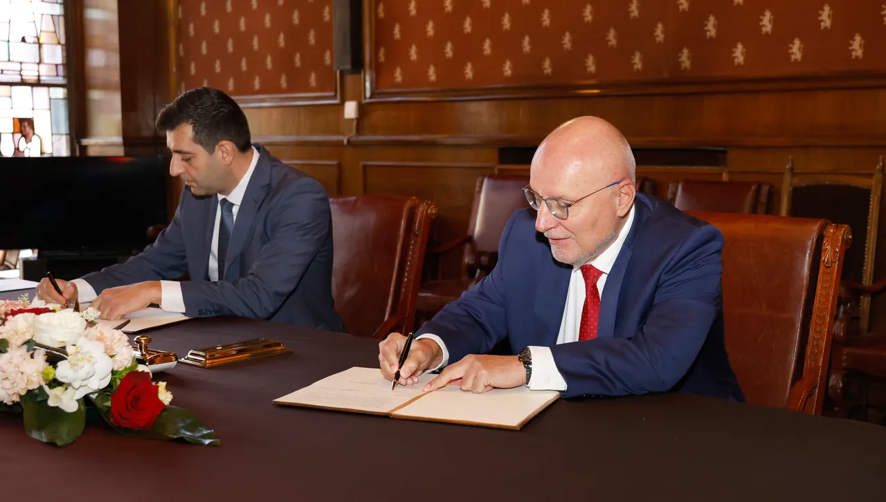 Димитър Радев: Еврото ще защити икономиката от спекулативен натиск