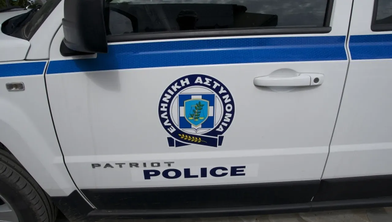 Атинската полиция преследва автомобил: Шофьор е 8-годишно дете 