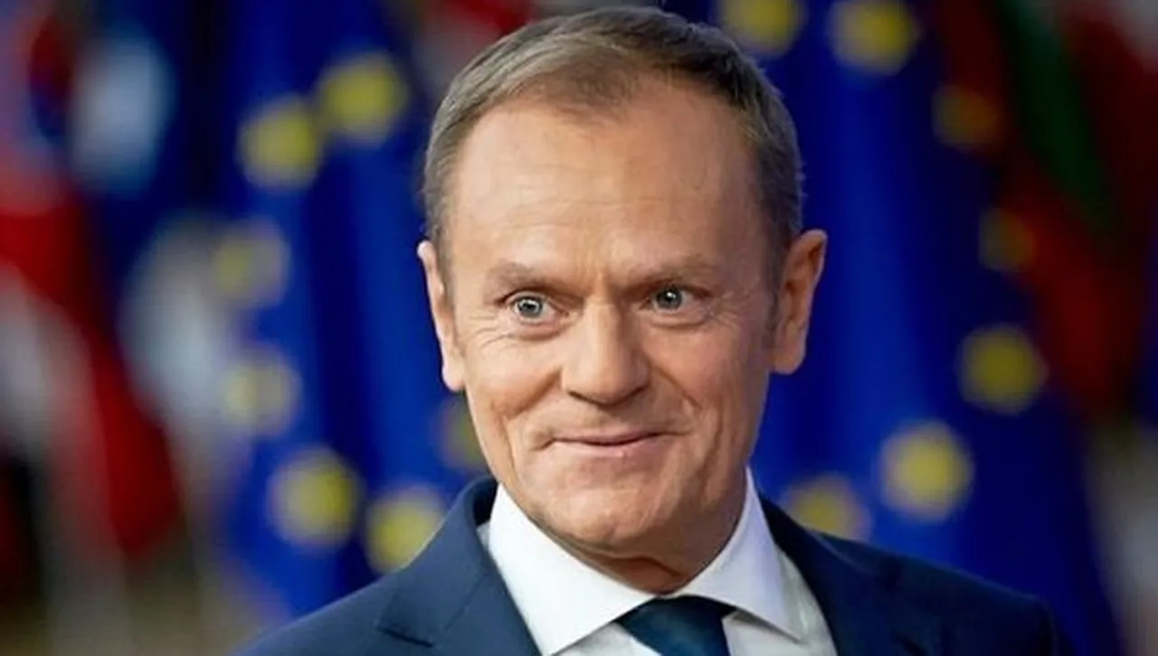 Правителството на Доналд Туск оцеля след вота на доверие