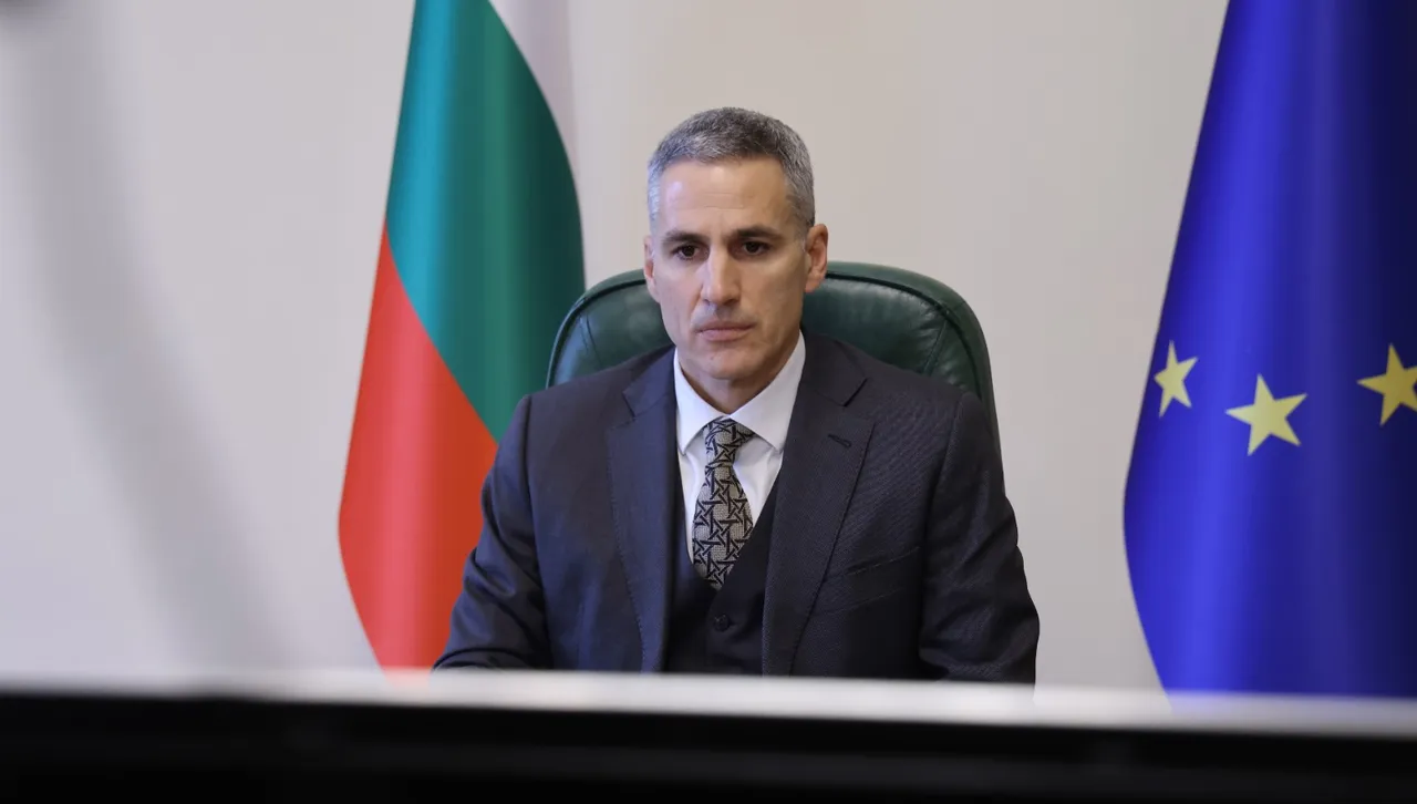 Гюров: Имаме запаси от горива, няма да позволим създаване на изкуствена паника