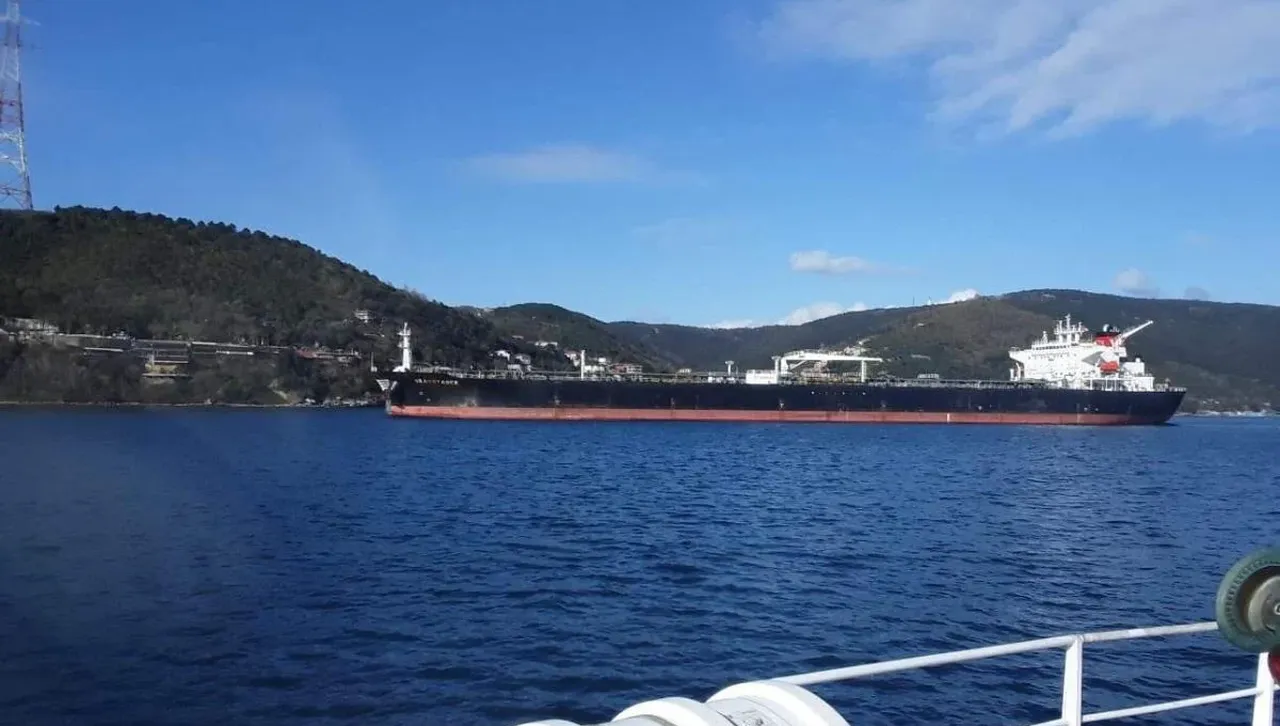 На пет танкера, посещавали руски пристани, избухнаха взривове: каква е връзката с Украйна