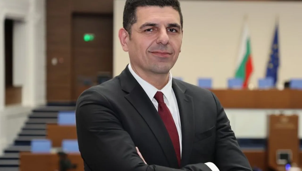 Ивайло Мирчев: България няма нито една свободна институция и чрез вота хората трябва да научат за това