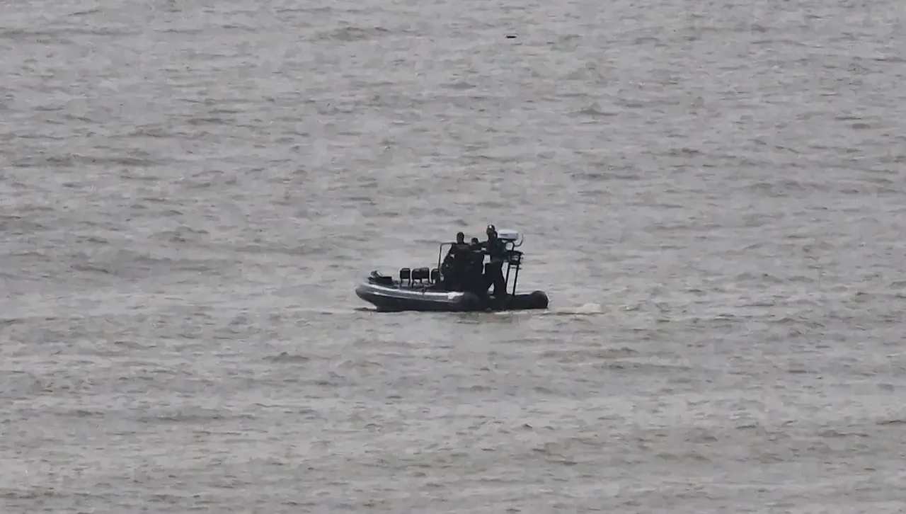 Радарната връзка с кораба на който е имало трима души