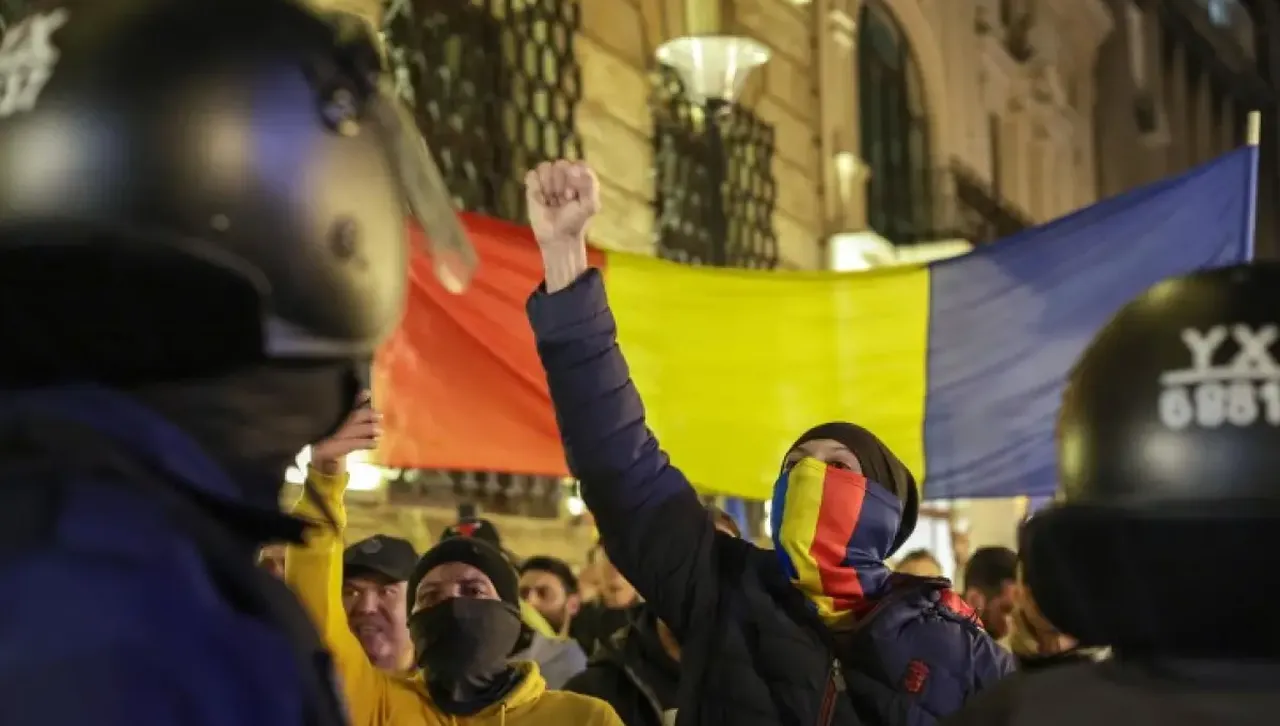 Протести в Букурещ: Привърженици на Джорджеску недоволстват, че той няма да участва в изборите