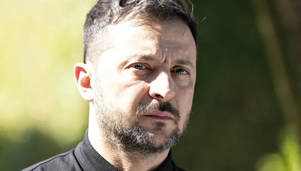 Зеленски наложи санкции срещу "портфейлен човек" на Путин и на замесени в грабежи в Украйна