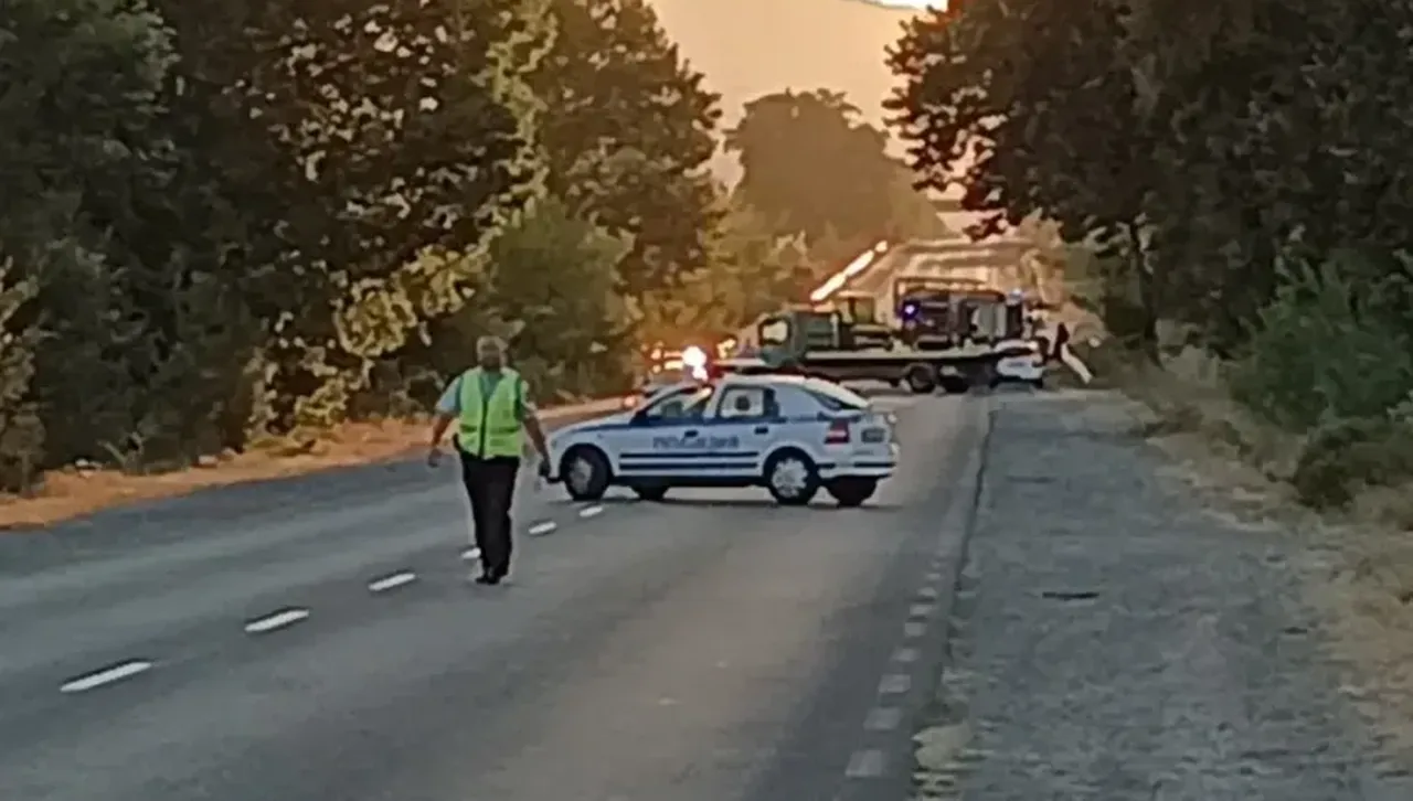 Четирима загинаха при тежък челен сблъсък край Хасково