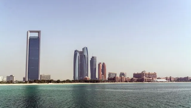 WSJ: ОАЕ обмислят да замразят активите на Иран, за да го накажат за атаките