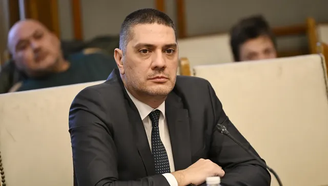 Христо Гаджев за падналия дрон: Ще защити ли Радев националния интерес, или ще влезе в извинителен режим?