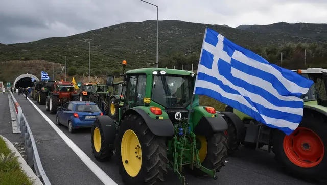 Фермери блокираха безсрочно ГКПП Кулата-Промахон