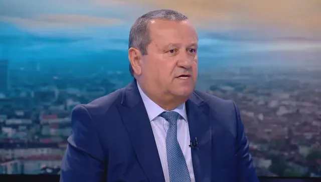 Хасан Адемов: Помощта от 20 евро се взима и за 2 коли, ако семейството ги ползва