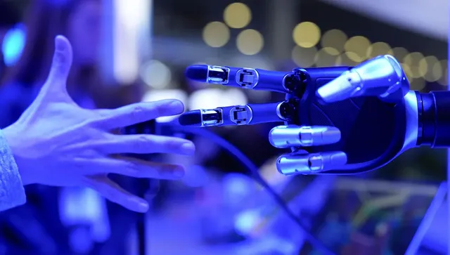 WSJ: ЕС обяви създаването на AI гигафабрики, за да не изостава от страни като САЩ