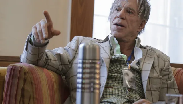 Крахът на един секс символ: Мики Рурк профука милионите, днес живее на банани и дългове