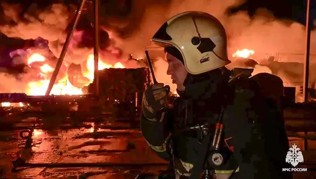 Дронове поразиха една от стратегическите руски петролни рафинерии на 1500 км от Украйна