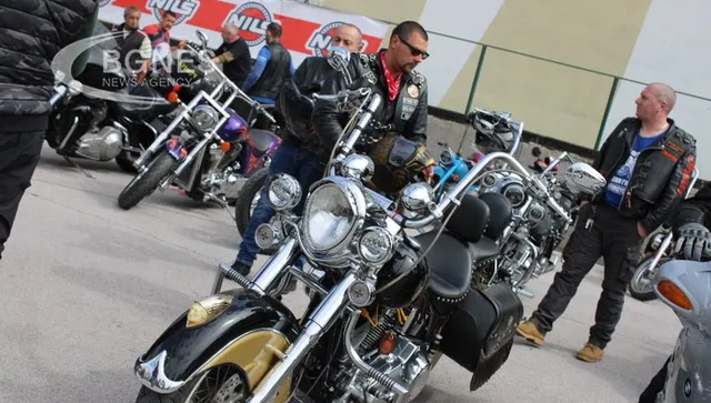 Заради лошото време отлагат официалния старт на мотосезона