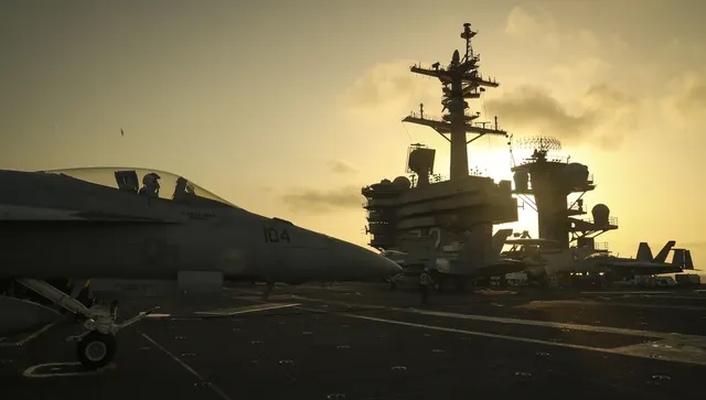 Иран: Революционната гвардия порази  самолетоносача „Ейбрахам Линкълн“