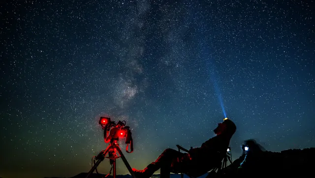 Наблюдаваме едновременно метеорен поток и суперлуна в януарското небе