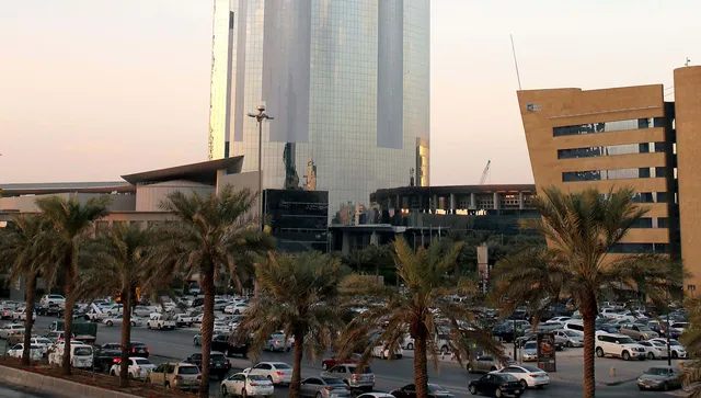 Силни експлозии в Рияд, Саудитска Арабия е под ракетна атака