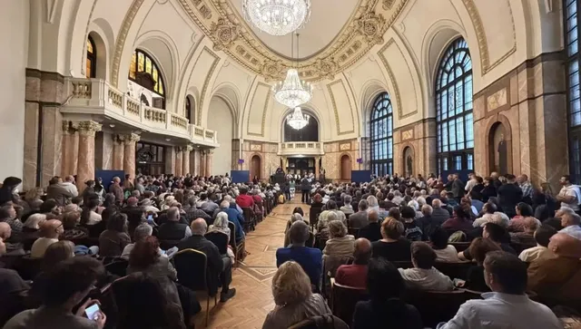 Изключителен интерес, препълнена зала посрещна втори том на "Народния съд..."