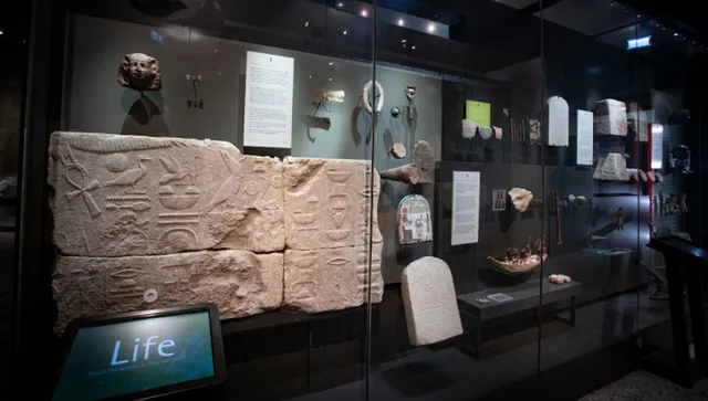 Четирима отмъкнаха над 600 предмета от бристолския музей в Англия