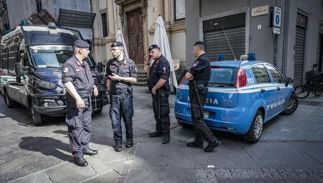 Българка и италианка "укрили" 800 000 евро от еротика, финансовата гвардия разплете схемата в Пиза